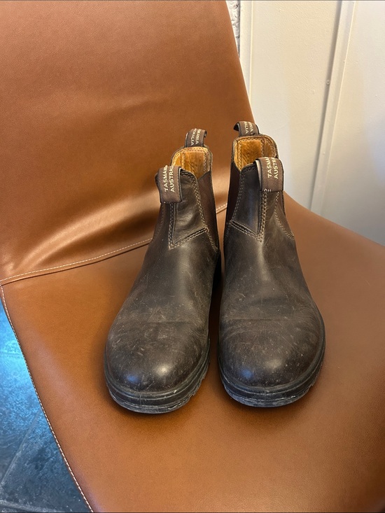 Blundstone Shoes - Blundstone Dark Brown Chukka Pull-On Boots